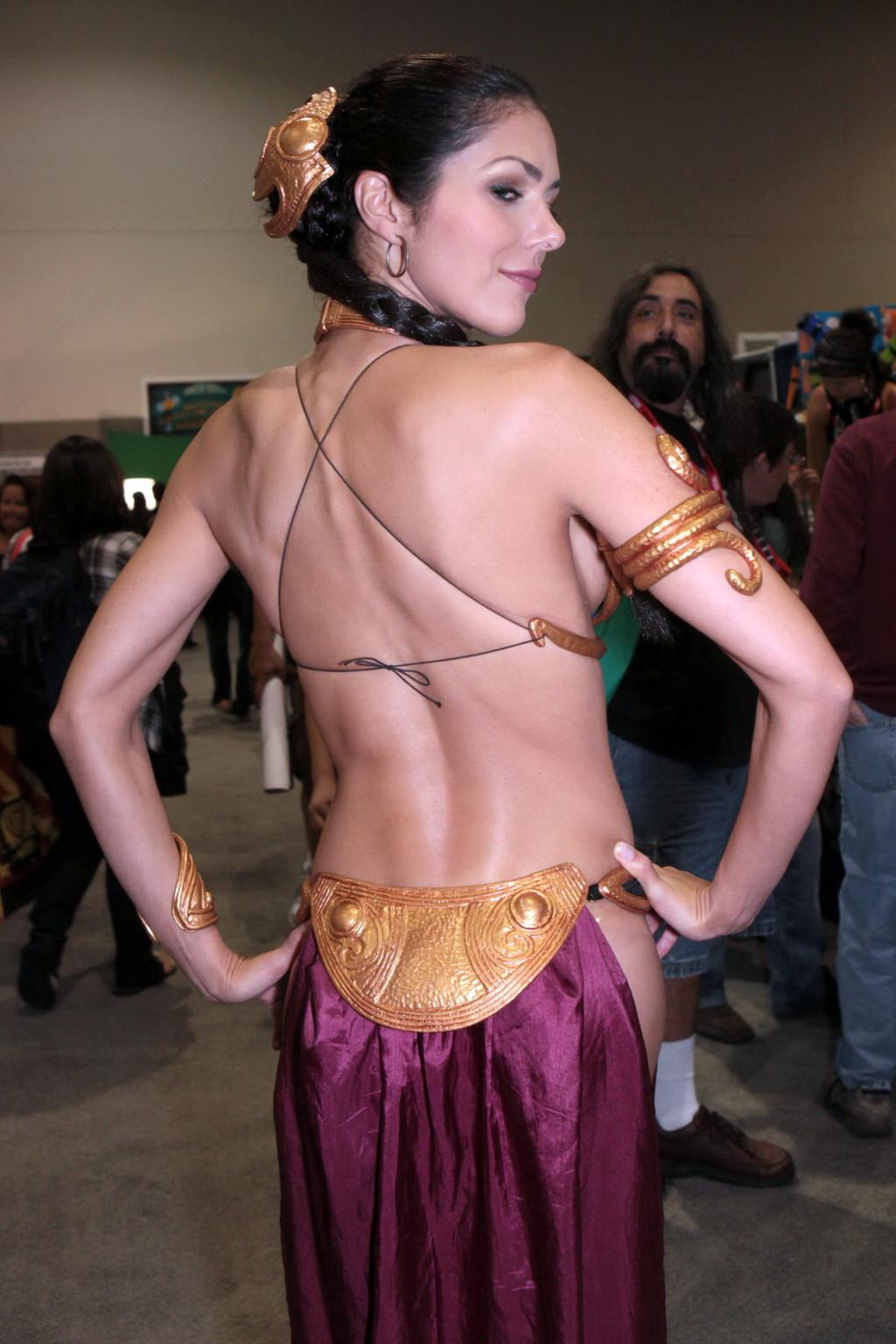15P Adrianne Curry in sexy Princess Leia outfit at the Comic Con convention in San D