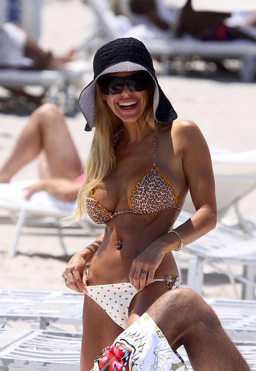 16P Shauna Sand sexy compilation of nipple slip and upskirt photos