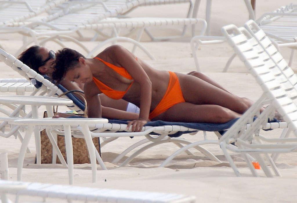 16P Amelle Berrabah in see thru dress and in bikini paparazzi pictures
