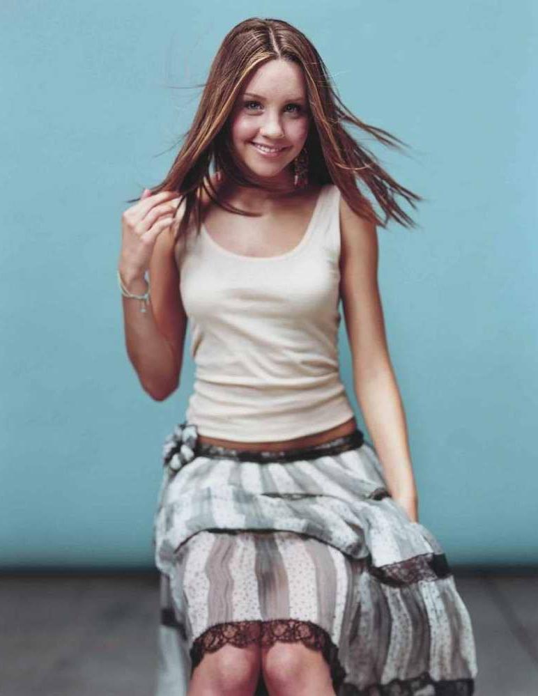15P cute and comedic actress Amanda Bynes nudes and see thrus