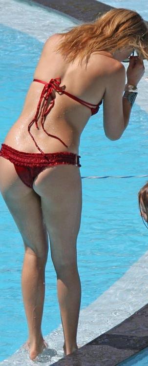 15P Kate Hudson flashing ass and see thru tits