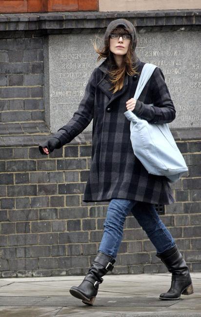 16P Keira Knightley in sexy see through wet shirt