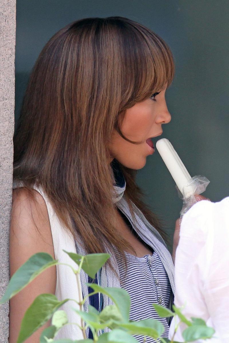 15P Jennifer Lopez licking icecream and nice see thru