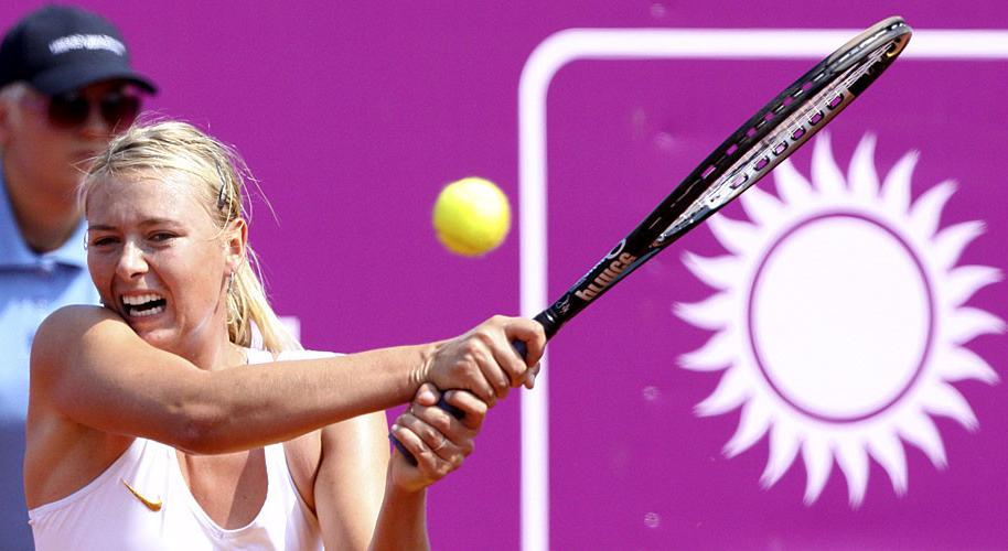 10P Maria Sharapova downblouse on court and upskirt paparazzi pictures