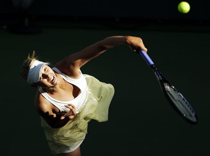 16P Maria Sharapova downblouse on court and upskirt paparazzi pictures