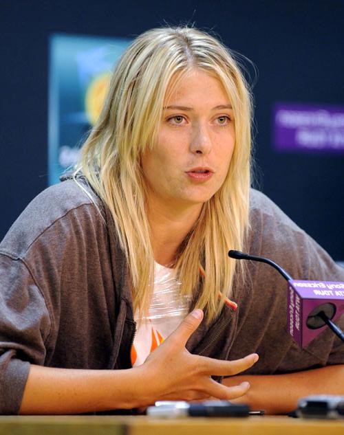16P Maria Sharapova downblouse on court and upskirt paparazzi pictures