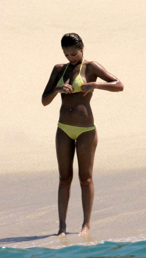 16P Jessica Alba showing her nice big tits in see thru