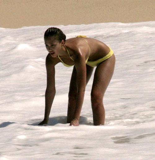 16P Jessica Alba showing her nice big tits in see thru