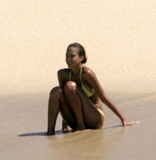 16P Jessica Alba showing her nice big tits in see thru