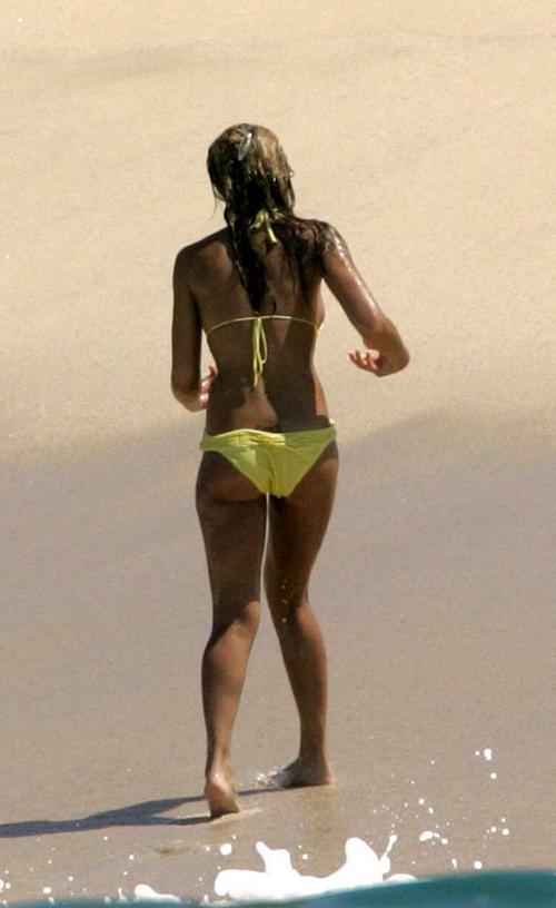16P Jessica Alba showing her nice big tits in see thru