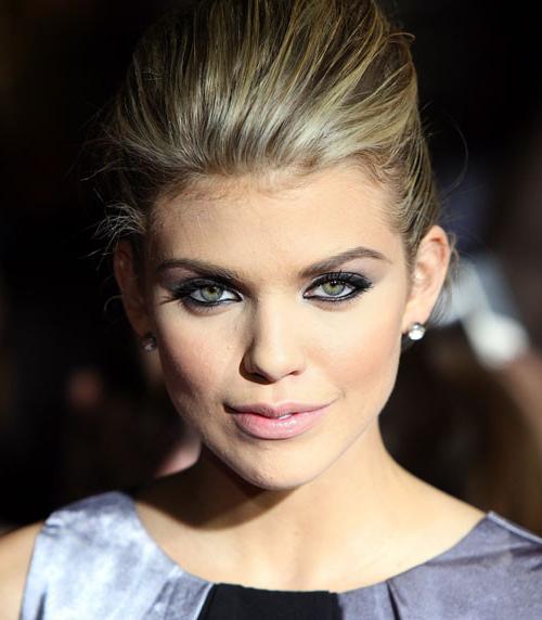 16P AnnaLynne McCord showing her nice big tits oops