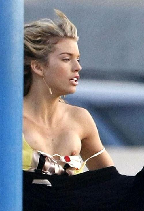 16P AnnaLynne McCord showing her nice big tits oops