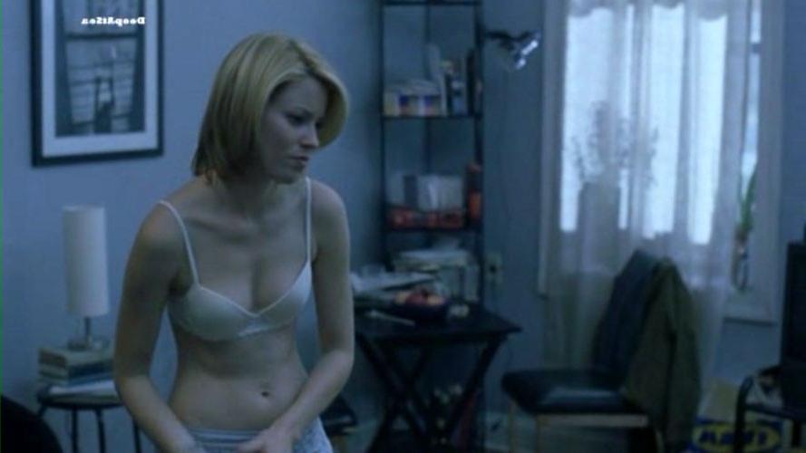 16P Elizabeth Banks showing her nice tits in see thru