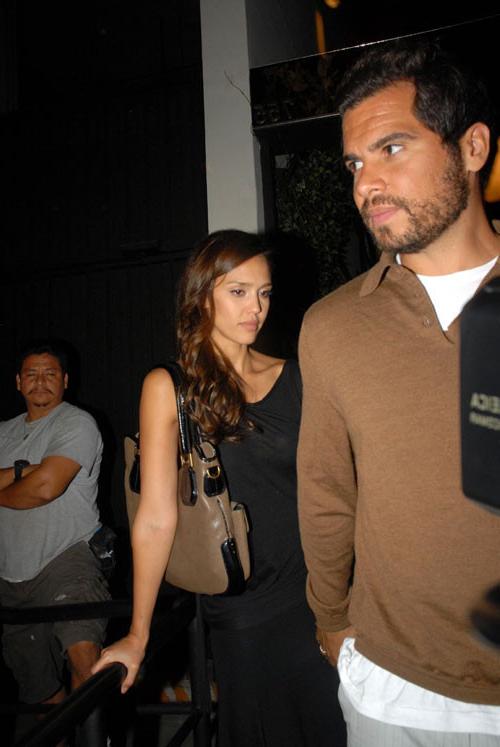 16P Jessica Alba showing her nice big tits in see thru
