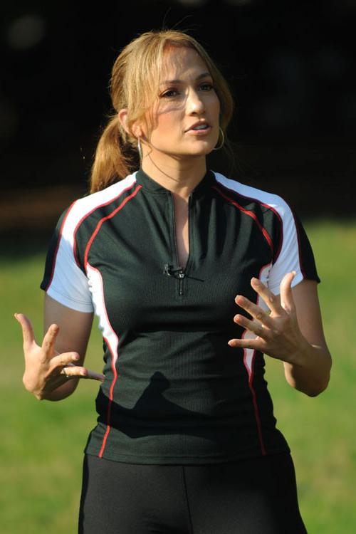 16P Jennifer Lopez showing her big tits in see thru