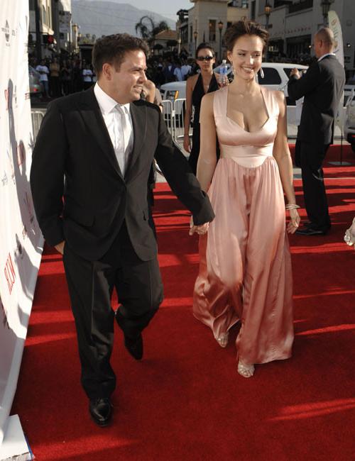 16P Jessica Alba showing her nice big tits in see thru dress