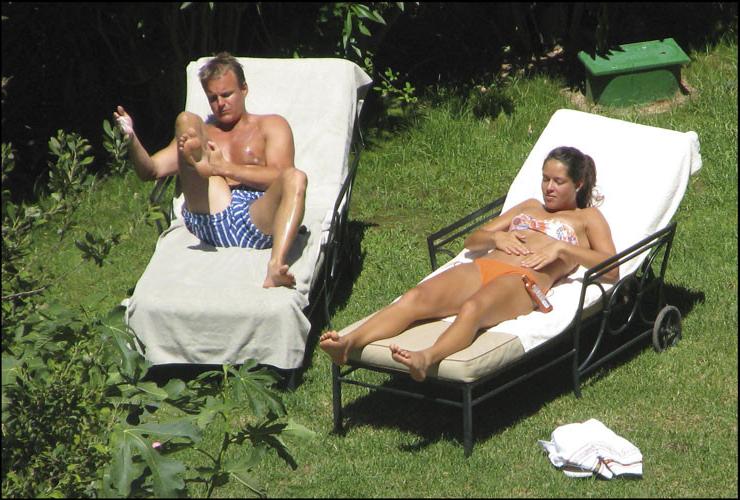 16P Ana Ivanovic upskirt and downblouse on court paparazzi pictures