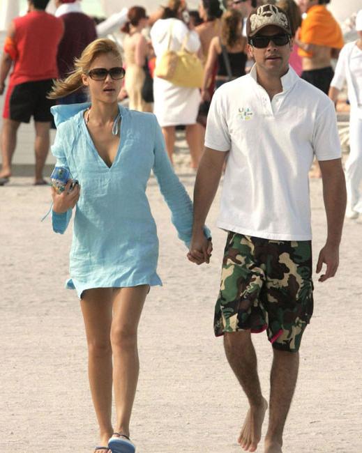 15P Jessica Alba see thru and having fun on the beach