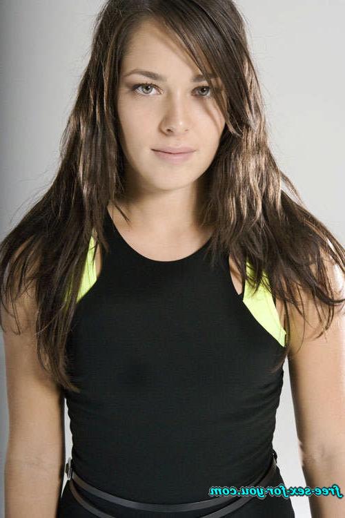 16P Ana Ivanovic almost downblouse on court paparazzi pictures