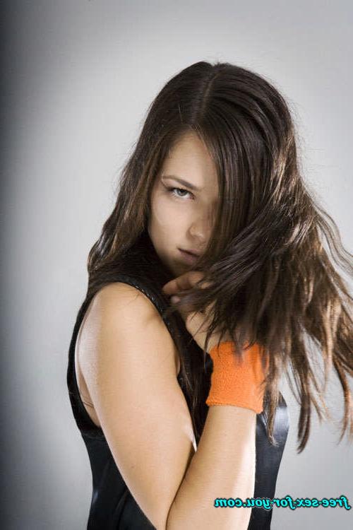 16P Ana Ivanovic almost downblouse on court paparazzi pictures