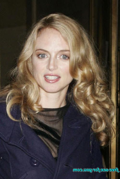 16P Heather Graham showing her tits and posing see thru top