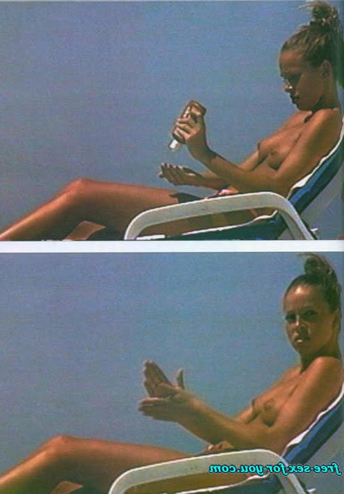 16P Anna Kournikova shows tits in topless and see thru dress