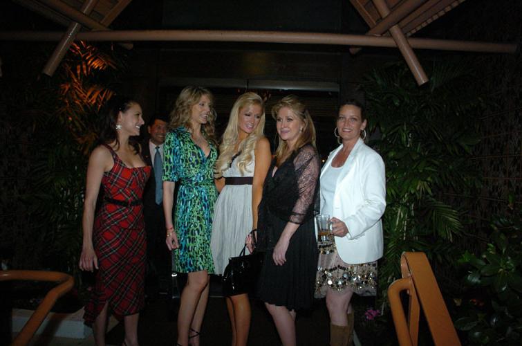 16P Paris Hilton flashing pussy and see thru dress