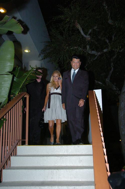16P Paris Hilton flashing pussy and see thru dress