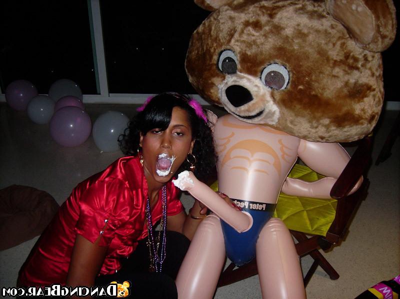 14P Tasty assed whores with a gummibear in a wild CFNM orgy