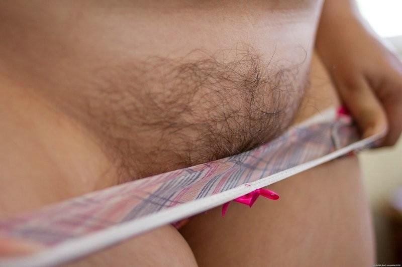 15P Naturally busty and chubby girl Betty strips