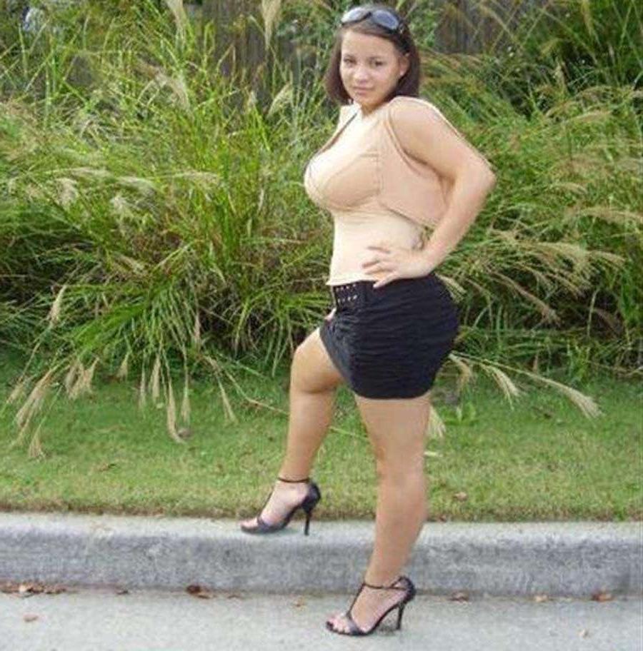 12P Delicious black busty amateur babes posing
