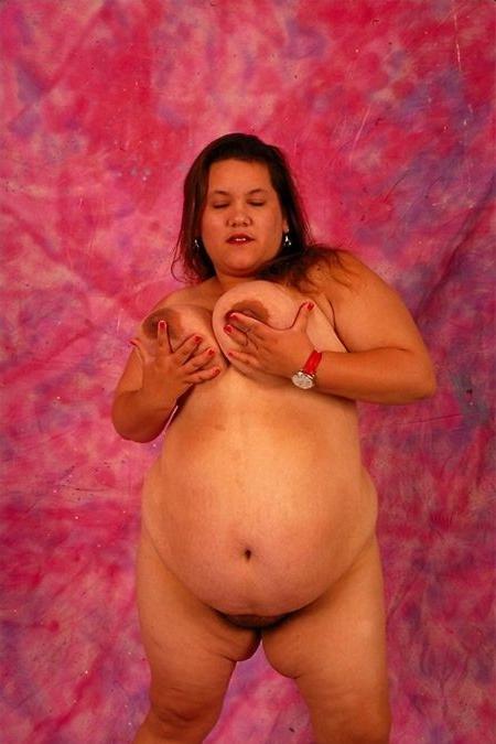 20P Naked tit fondling bbw