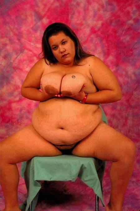 20P Naked tit fondling bbw