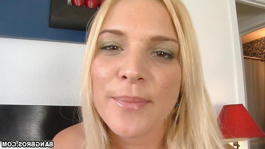 16P gorgeous blondie strokes it until it shoots on her