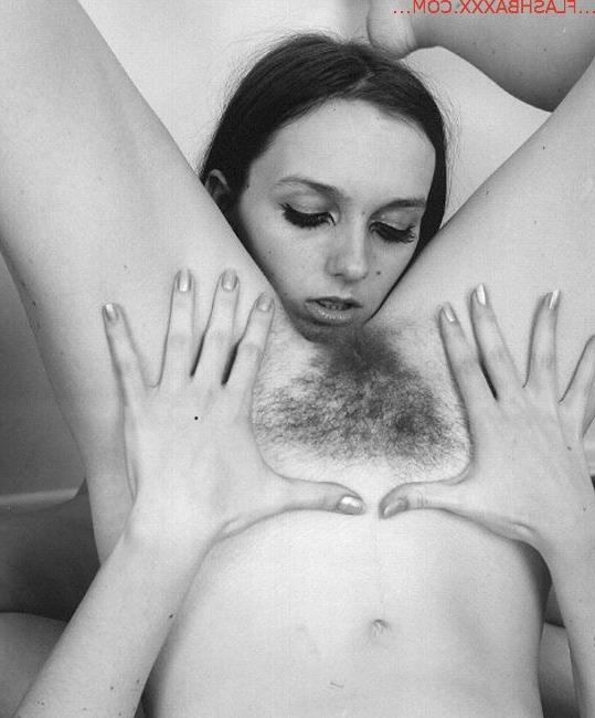 16P Retro lesbians licking extra hairy beavers