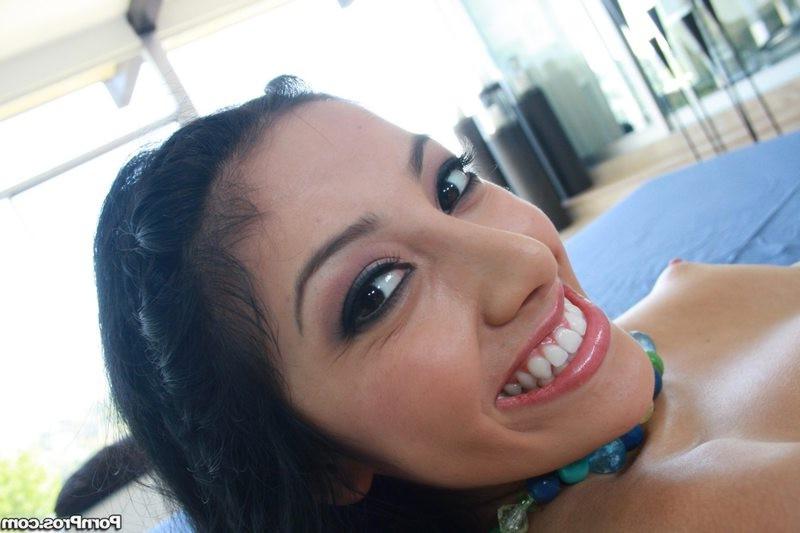 16P Kimberly Gates can deepthroat like a professional