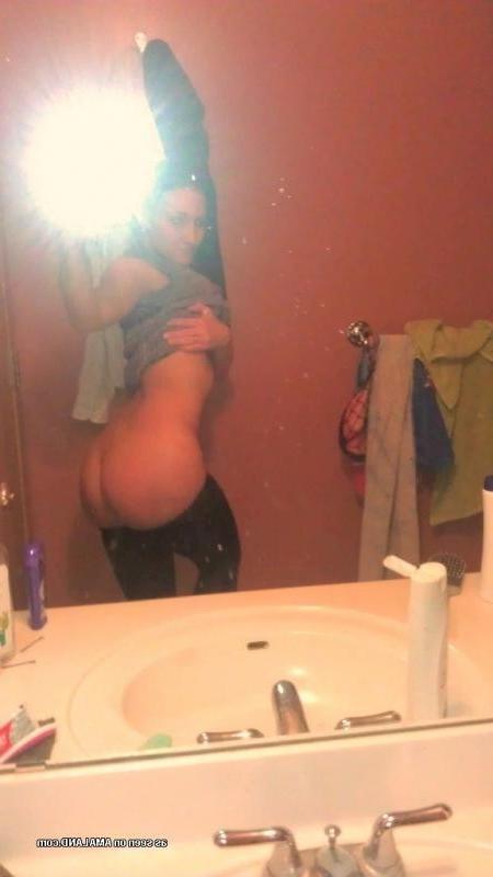 10P Compilation of an amateur babe showing off her ass