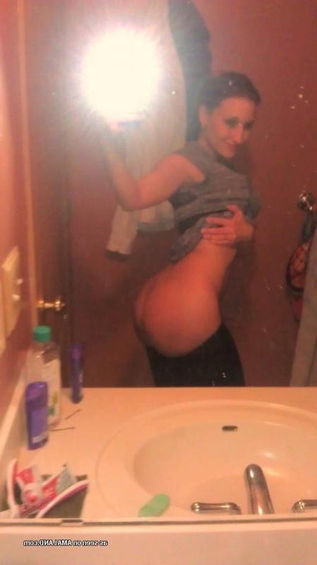 10P Compilation of an amateur babe showing off her ass