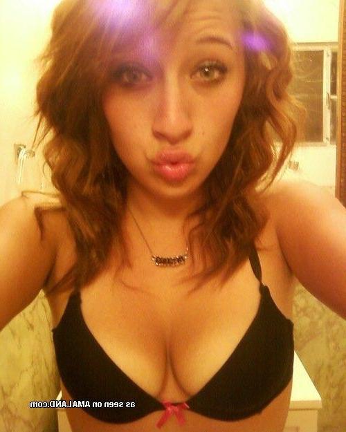 10P Non-nude compilation of amateur girlfriends' selfpics