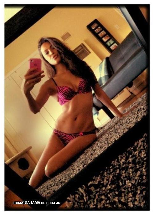 10P Compilation of sexy amateur teens camwhoring at home