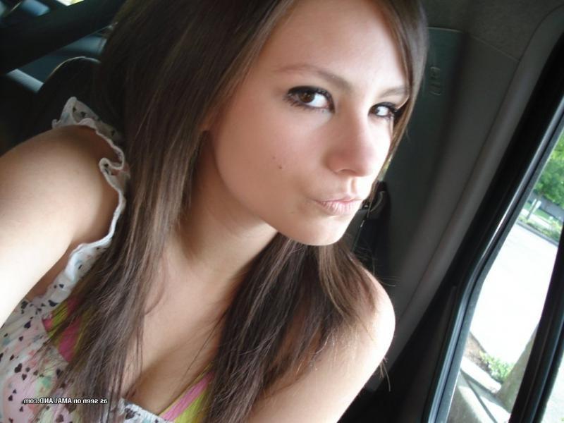 6P Compilation of amateur babes posing sexy on cam
