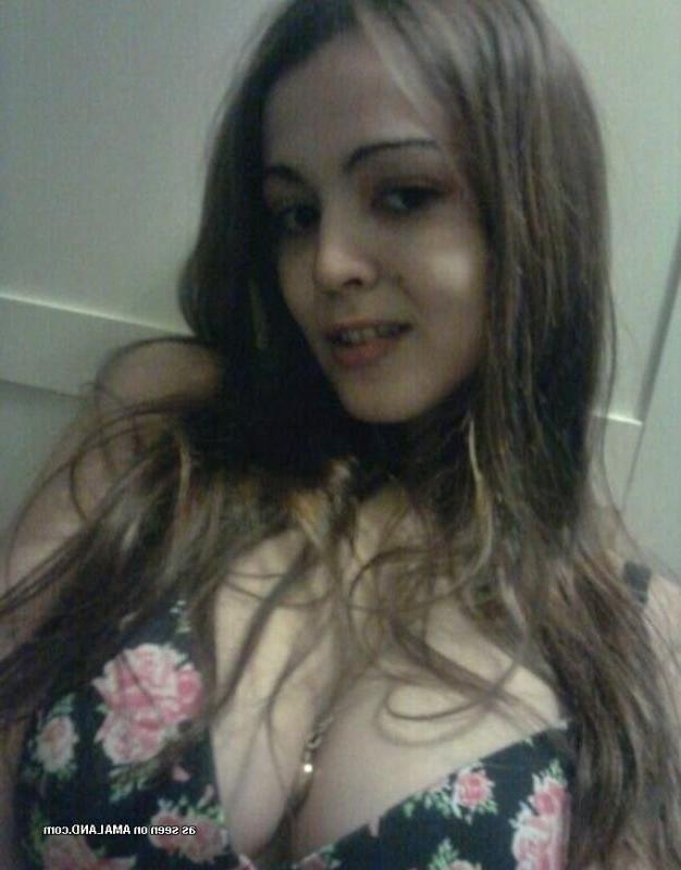 9P Heavy-chested naughty honey displaying her naked body