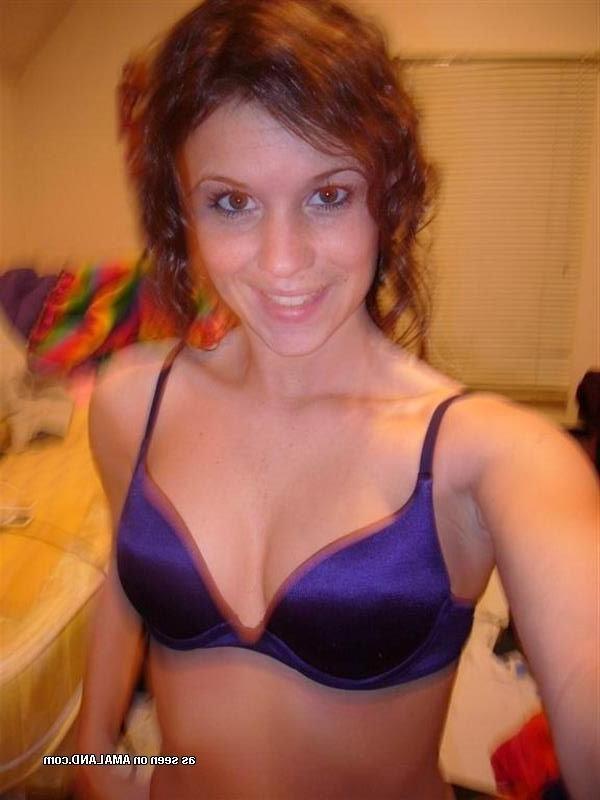 10P Compilation of a naughty amateur babe spreading for the cam