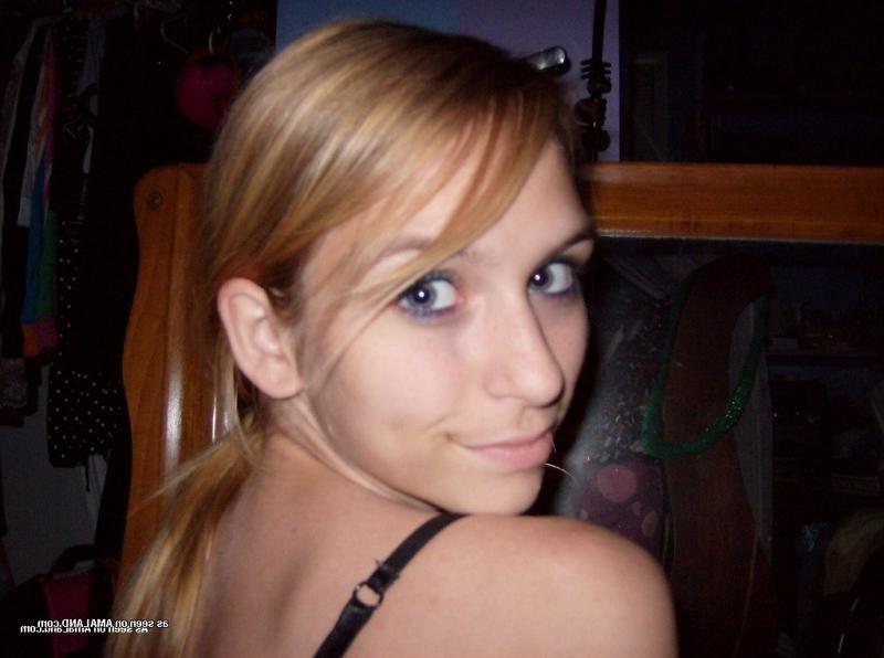 15P Compilation of a blue-eyed babe camwhoring in her lingerie