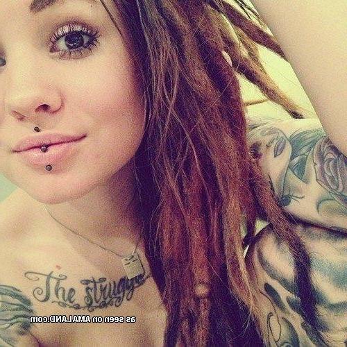 12P Compilation of amateur scene babes posing sexy on cam