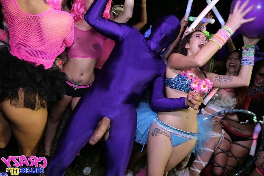 12P Crazy college gfs fucking at Halloween sex party