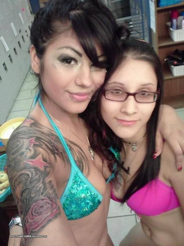 14P Compilation of a sexy tattooed chick posing on cam
