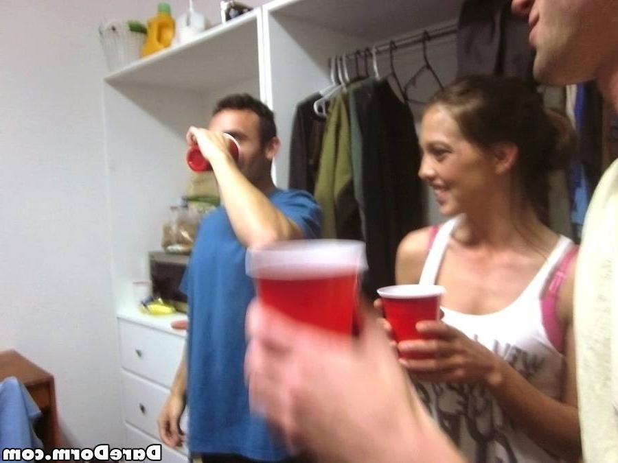 15P Naughty college chick getting fucked in their dorm party