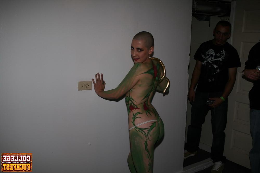 12P Horny drunk lesbo starts making out with all the girls at the party