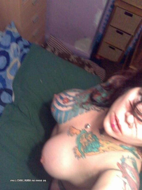 10P Compilation of amateur emo girlfriends posing for the cam